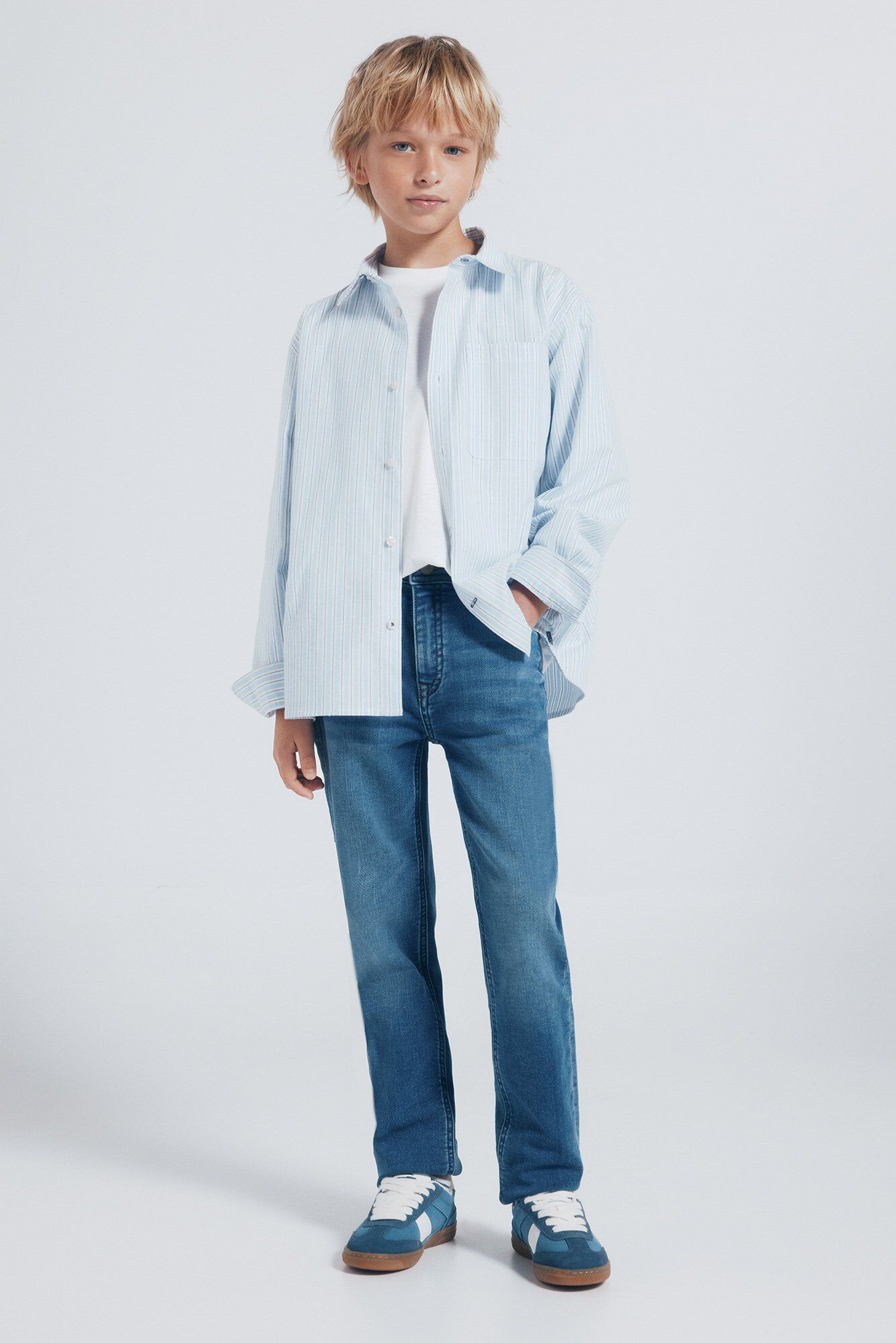 Conjunto de pantal&oacute;n y camisa