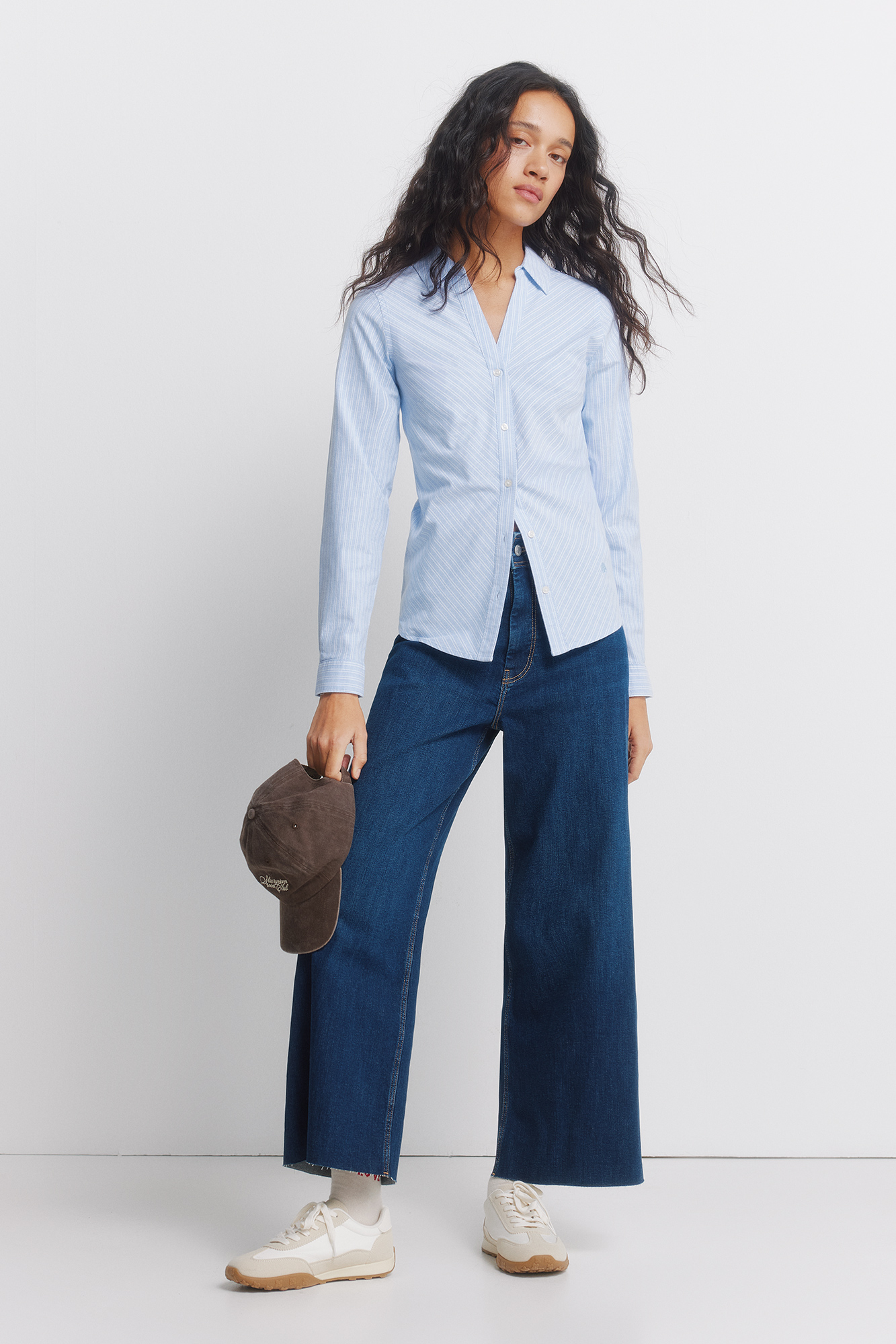 Oxford NECKLINE V cotton shirt