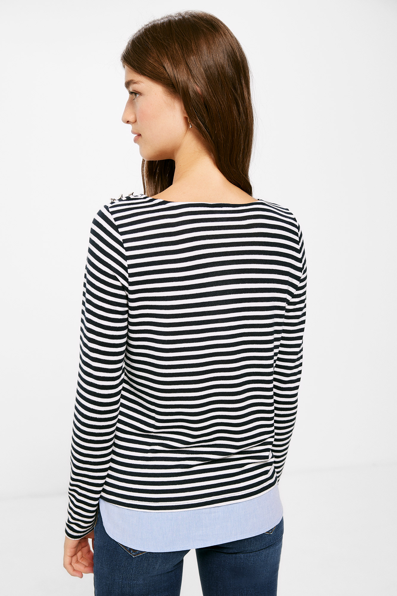 Two-material T-shirt with Buttoned Shoulders