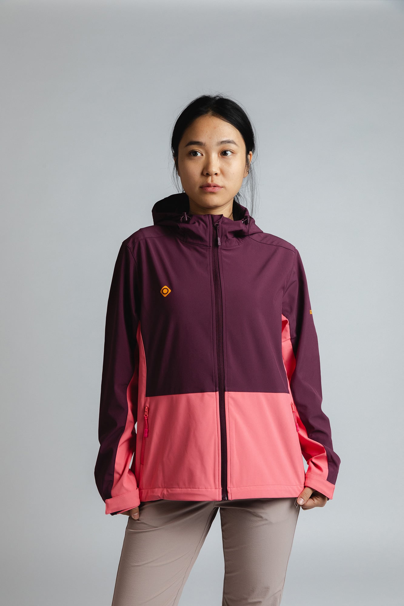 Casaco Softshell Corta-vento Acacia W | Casacos para Mulher | SPF