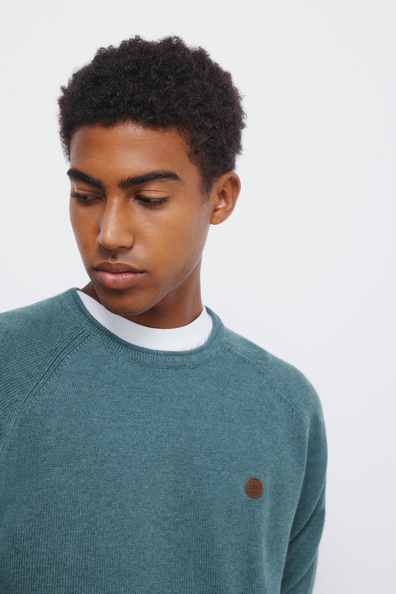 Plain neck -neck jumper