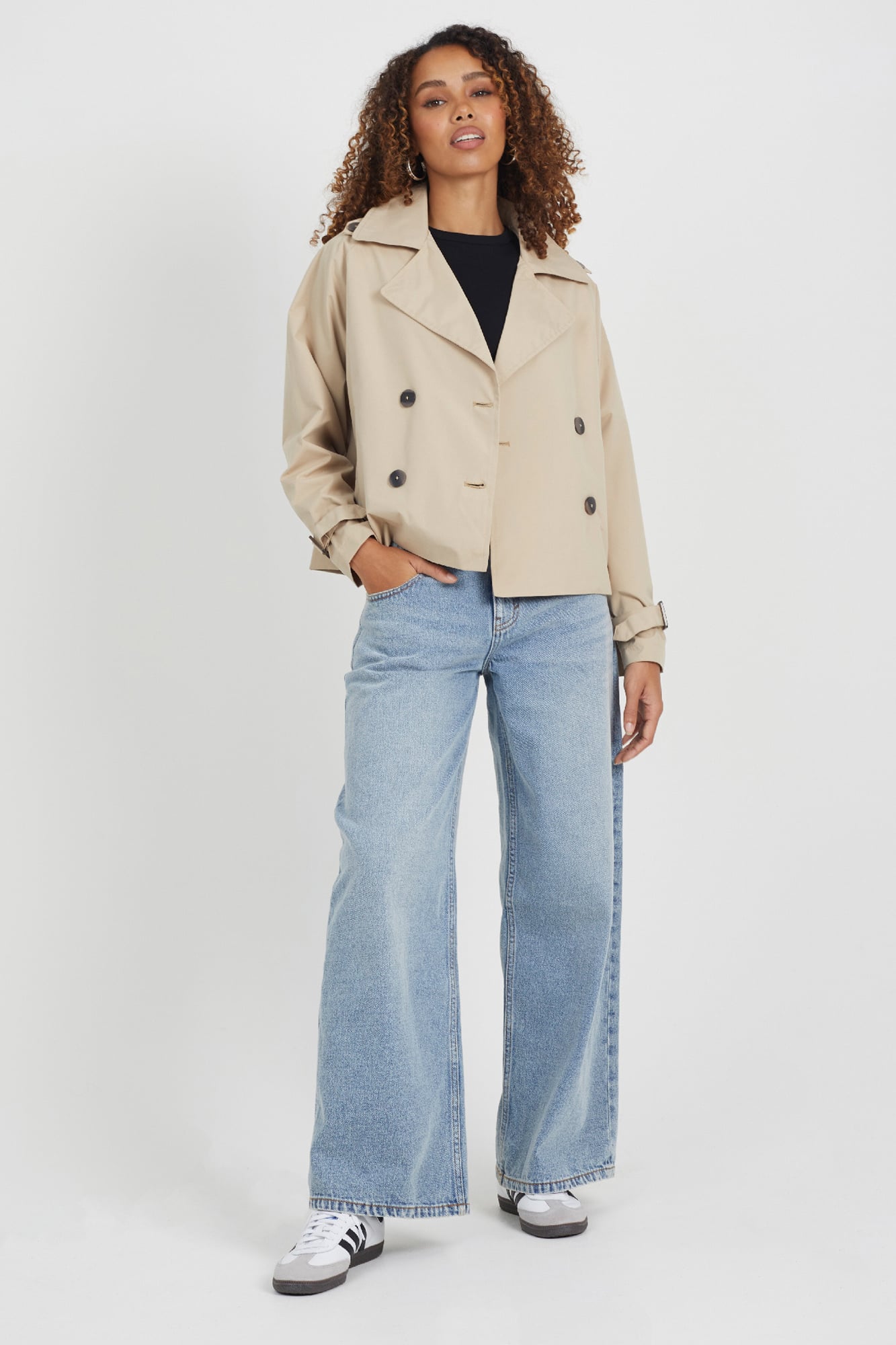 Short trench coat with double-breasted fastening | Gabardine